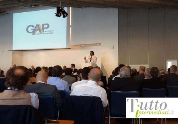 Carlo Cimbri al congresso di nascita del Gaap con logo