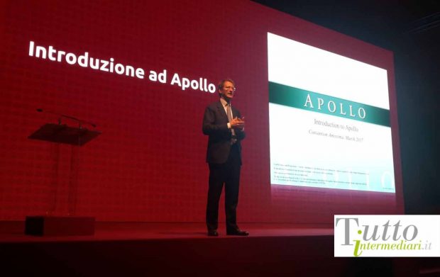 Andrea Moneta con logo