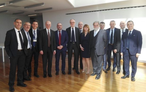 Il consiglio direttivo del Gruppo agenti Zurich con Mario Greco e Camillo Candia